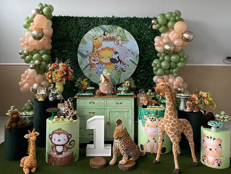 tema de aniversário de 1 ano safari