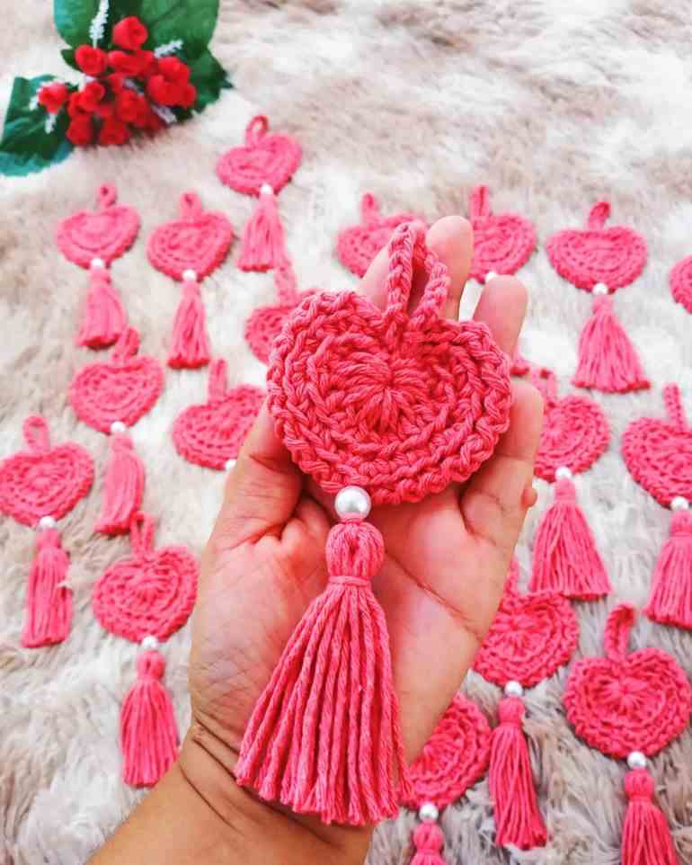 Chaveiro de crochê rosa dia das mães