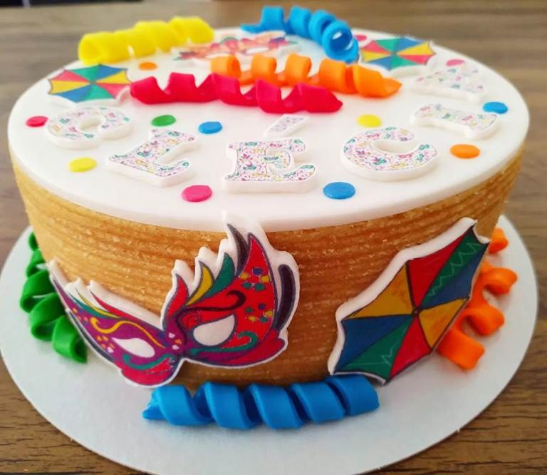 Bolo tema Carnaval: 50 modelos divertidos para celebrar a folia ...