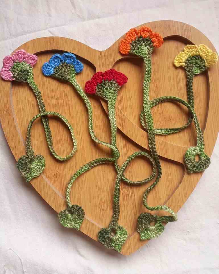 Lembrancinha de marca texto de flores