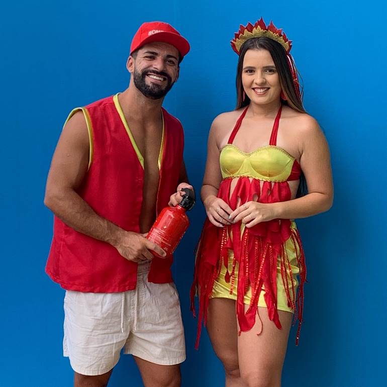 Fantasia de carnaval bombeiro e fogo