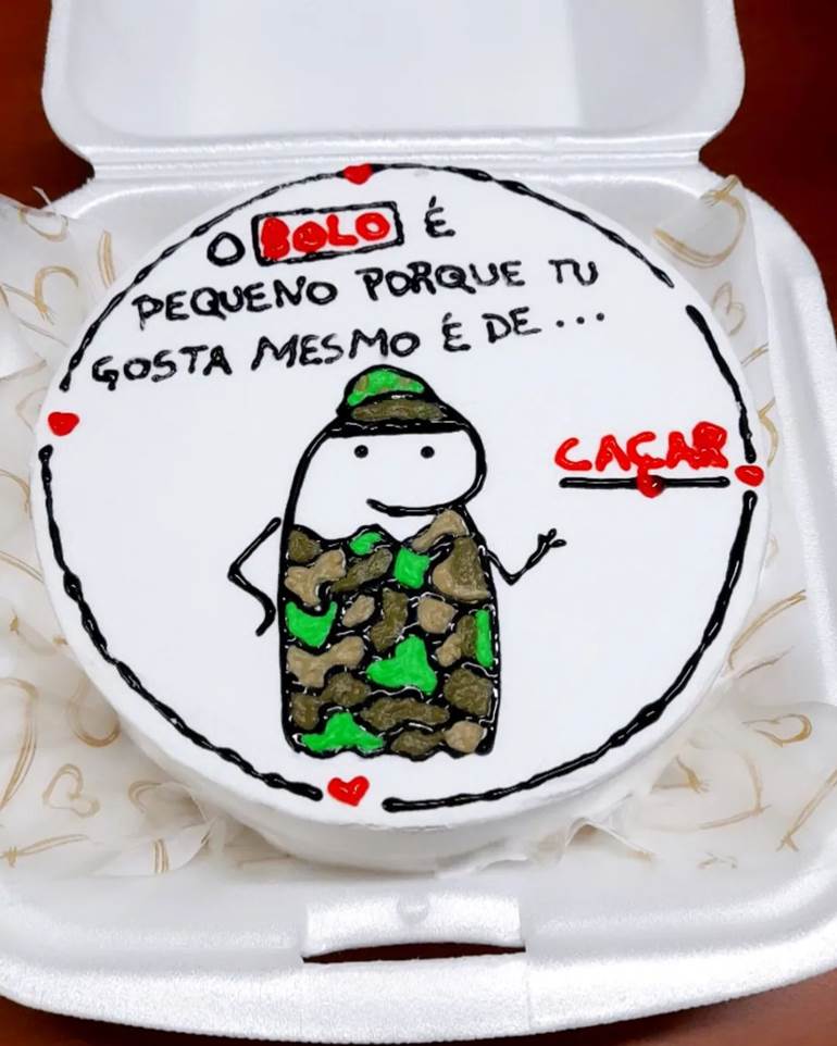 Bolo com flork militar