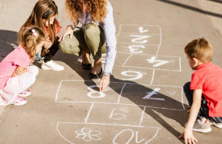 10 Brincadeiras para educação infantil que as crianças vão adorar ...