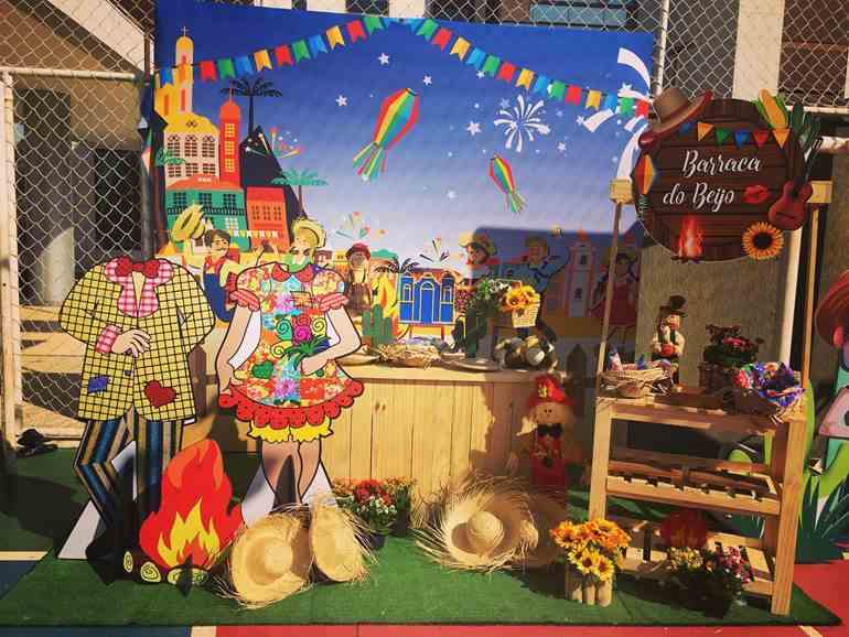 Decoração de festa junina com painel