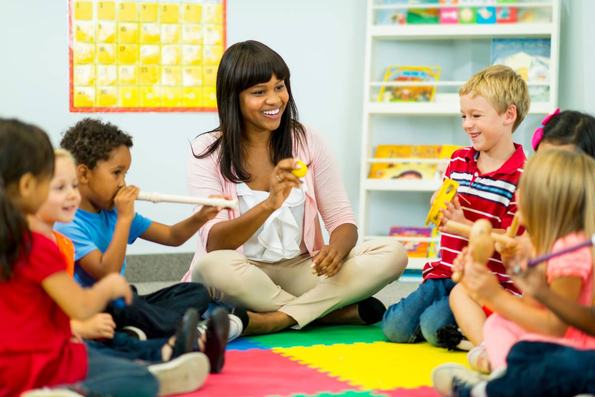 aula com musica na educação infantil