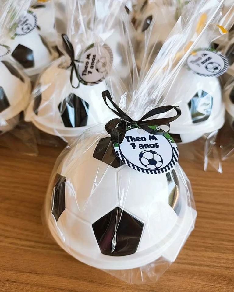 Lembrancinhas tema futebol: 40 ideias para animar a festa - Artesanato ...