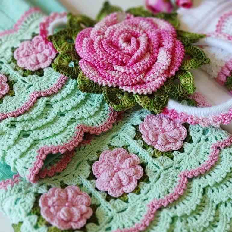 barrado de crochê para pano de prato com flores