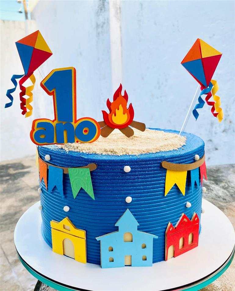 topo de bolo de festa junina infantil