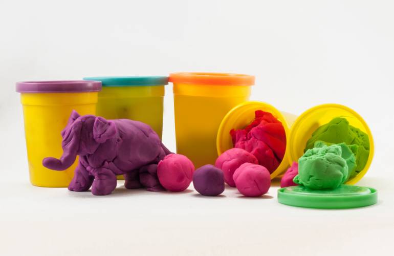 Como amolecer massinha com elefante