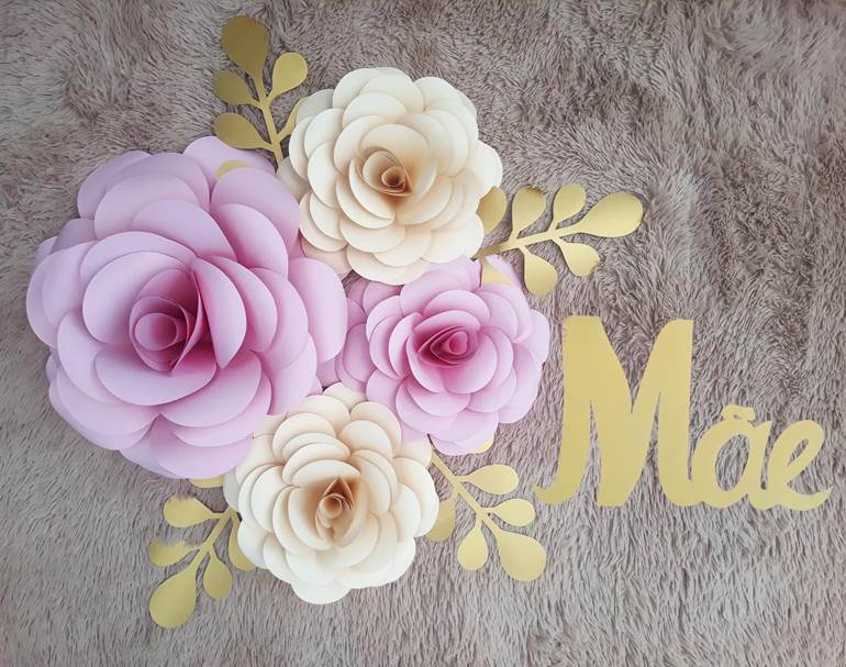 Cartaz dia das mães com flores lilás