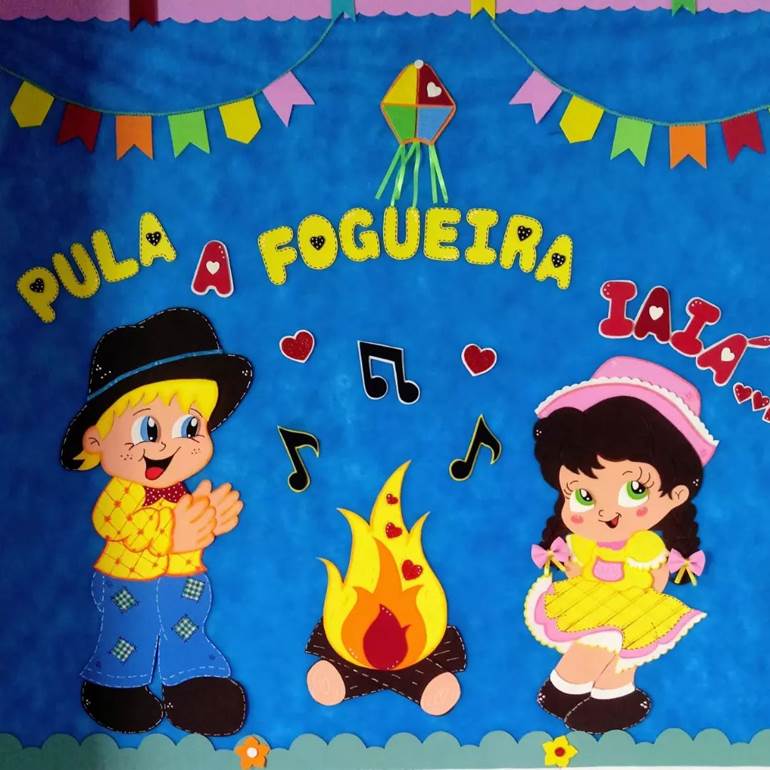 painel junino para escola com bonecos