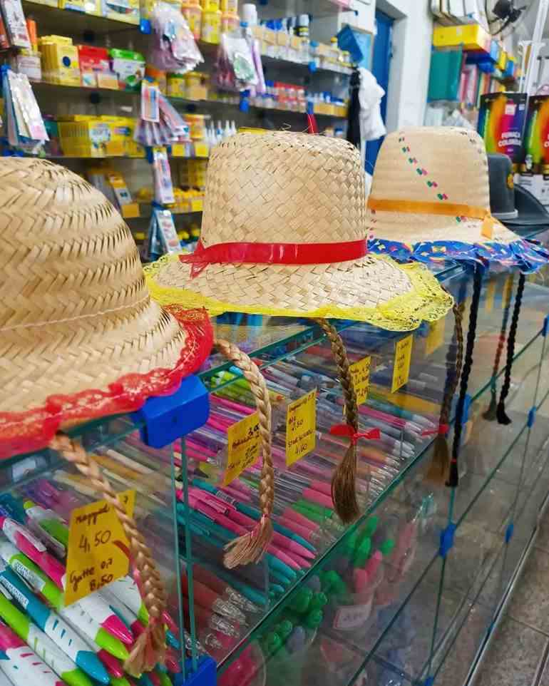 Chapéu de festa junina com trança