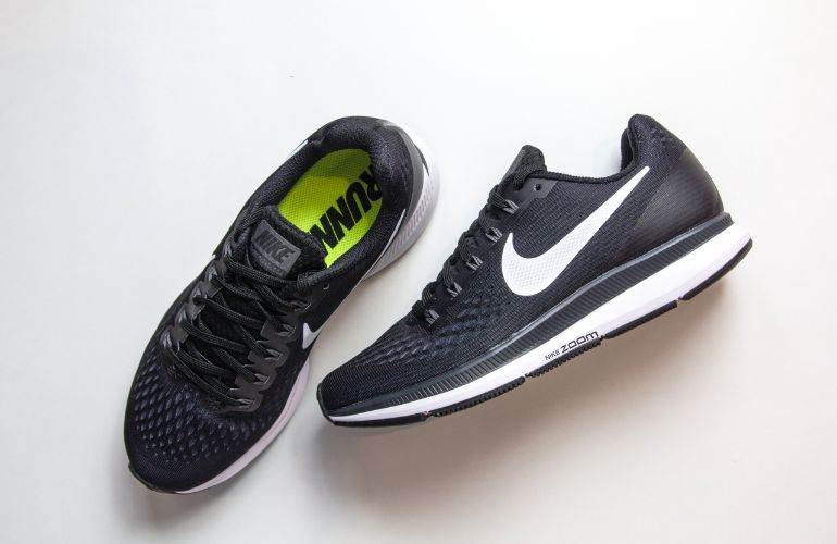 Como lavar tênis na máquina tenis preto