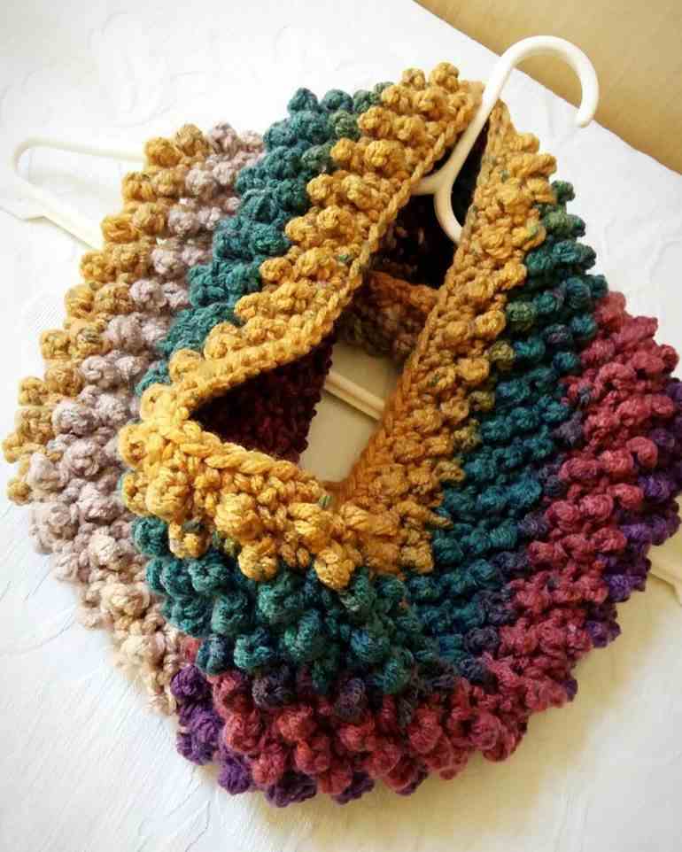 como fazer cachecol de crochê colorido