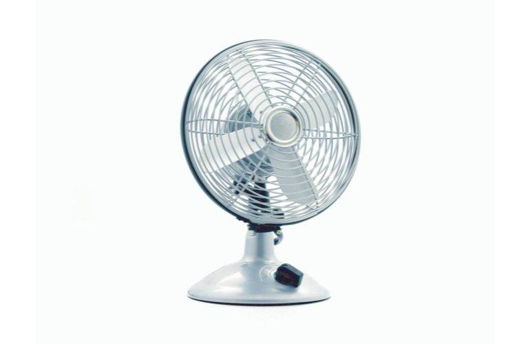 como limpar ventilador com saco de lixo