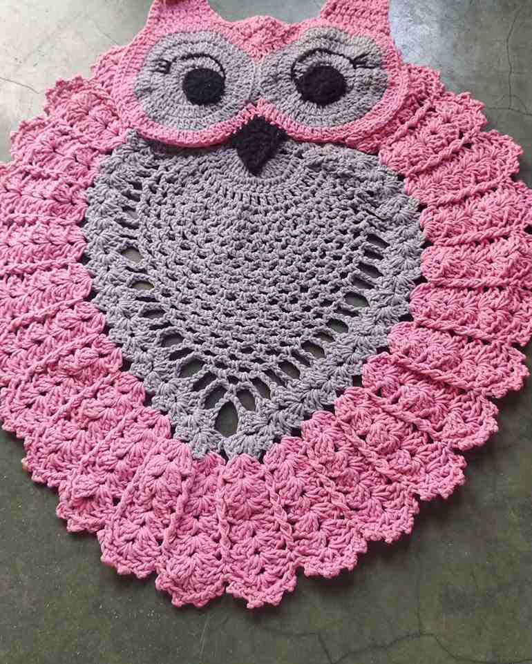 Tapete de crochê coruja rosa