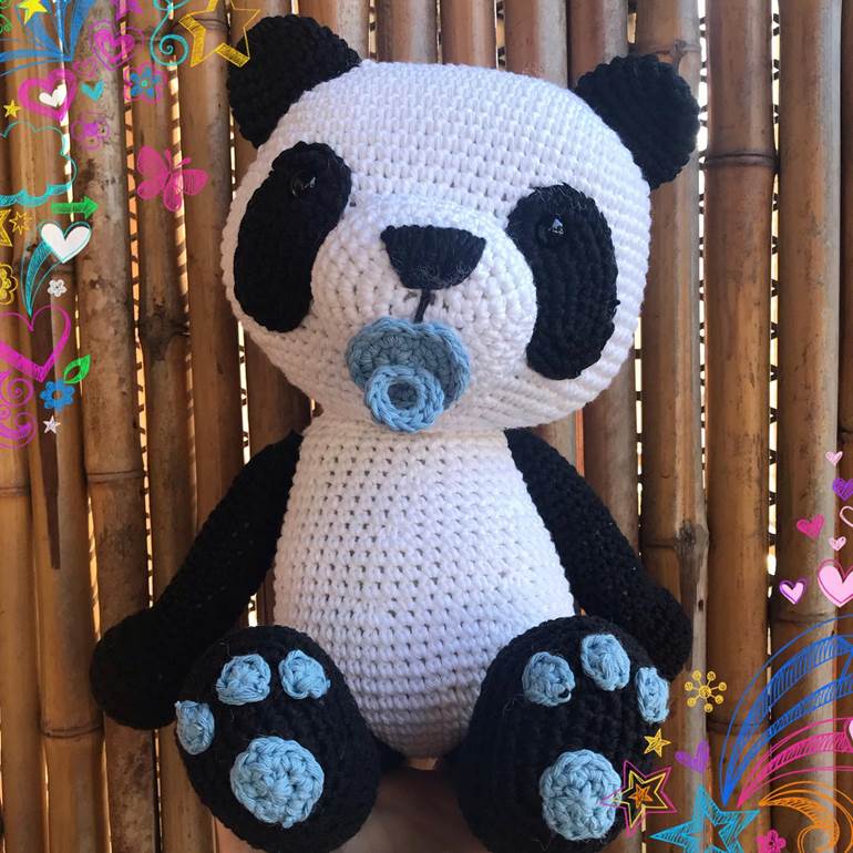 Amigurumi panda