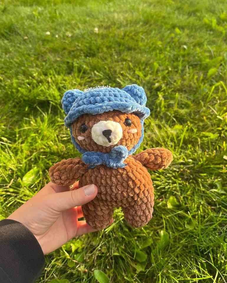 Amigurumi de ursinho marrom