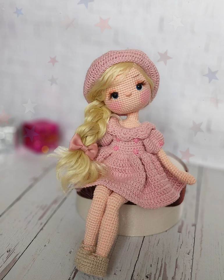 Amigurumi boneca vestido rosa