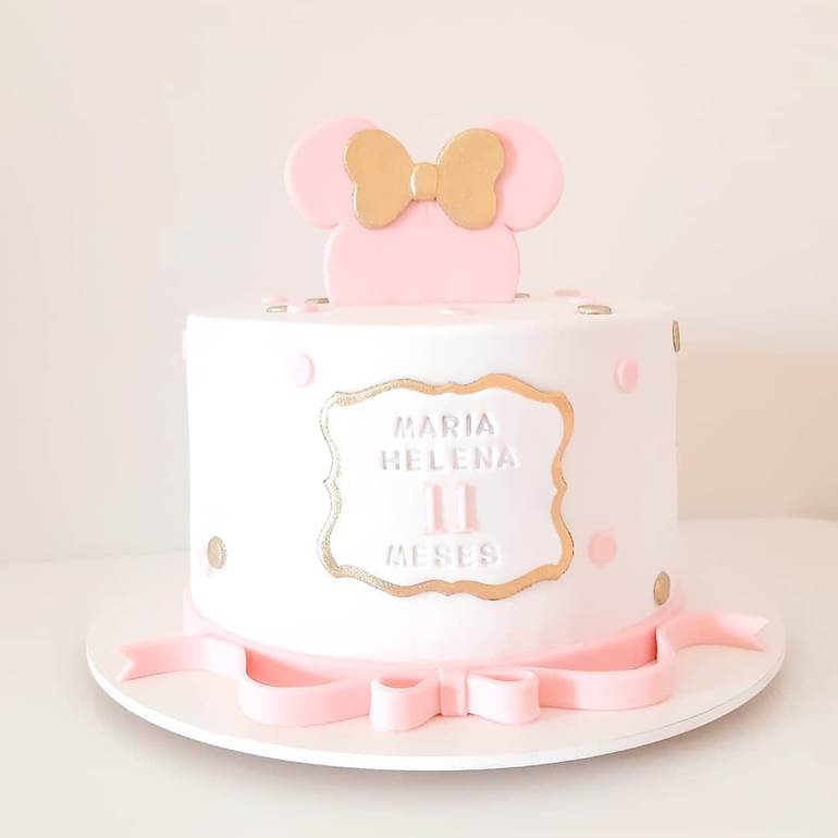 bolo da Minnie branco e rosa