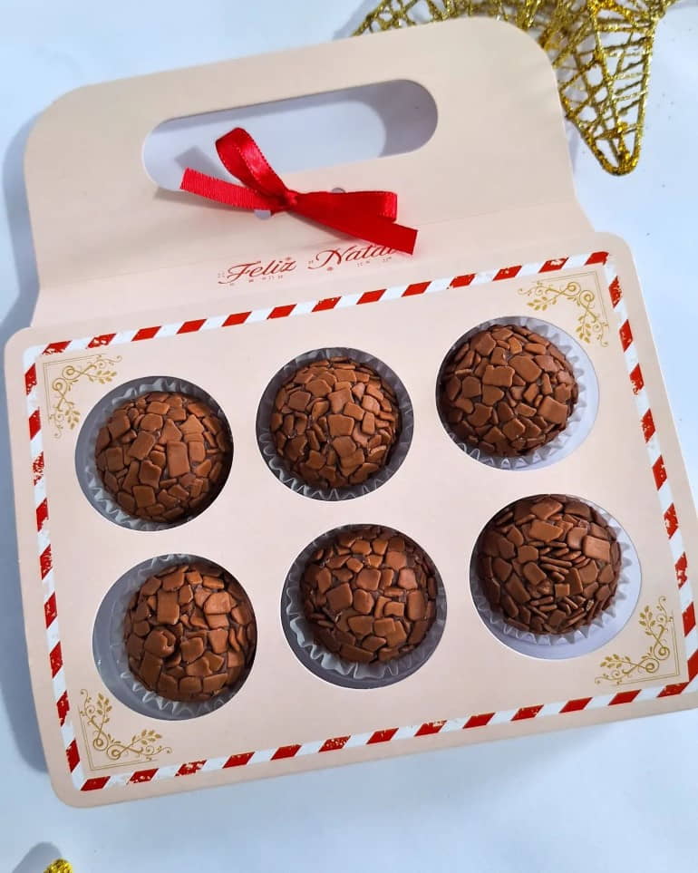 Cartinha com brigadeiros gourmet