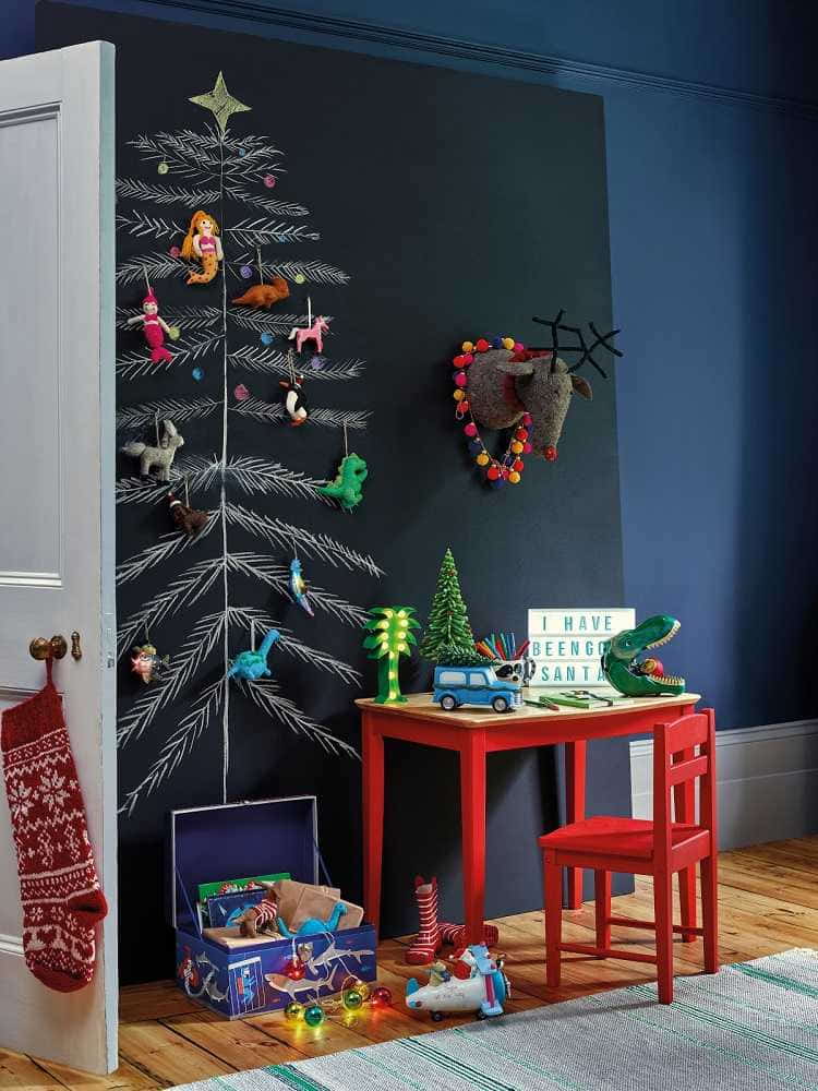 Árvore de Natal na parede desenhada