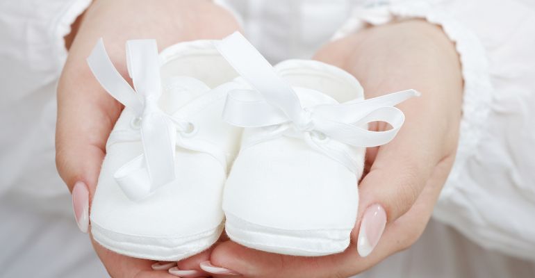 sapatinho de bebe branco